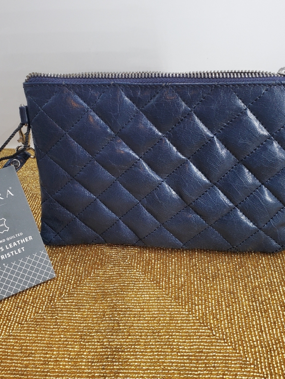 Serra Diamond Quilted Ladies Leather Wristlet in navy blue NWT (C13)